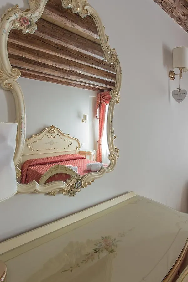 Uncharted Venice - Ca' Santa Croce Apartment